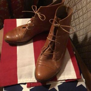 Vintage Vero Cuoio women’s croc texture ankle lace shoes size 37 Euro = 6.5 U.S.